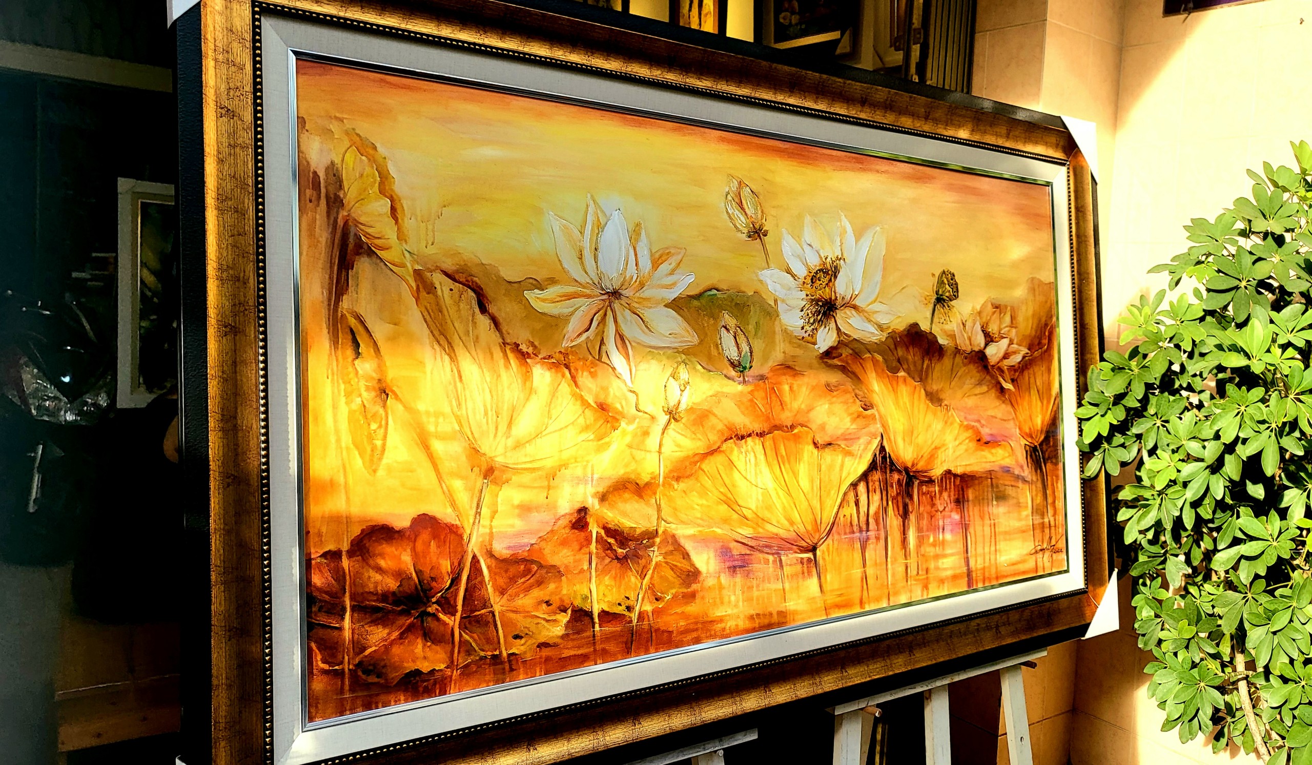 GoldenLotus_1_AcrylicPainting_92x160